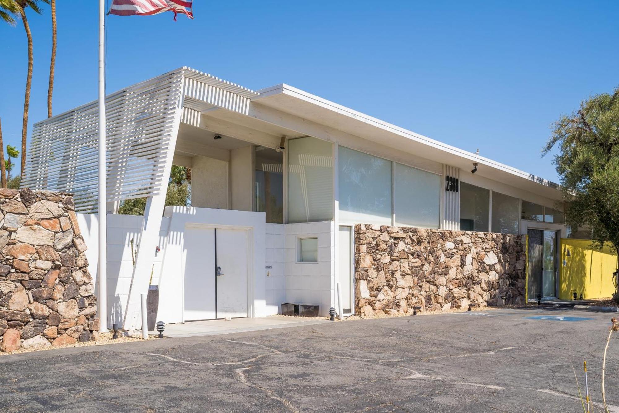 Monkey Tree Hotel By Avantstay Stylish Hotel In Palm Springs W Pool Eksteriør bilde
